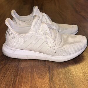 Men’s white Adidas Swift Run